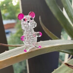 1.5”-tall, .5”-wide Glass Bear Knick Knack